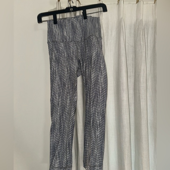 Lululemon leggings - Picture 1 of 3